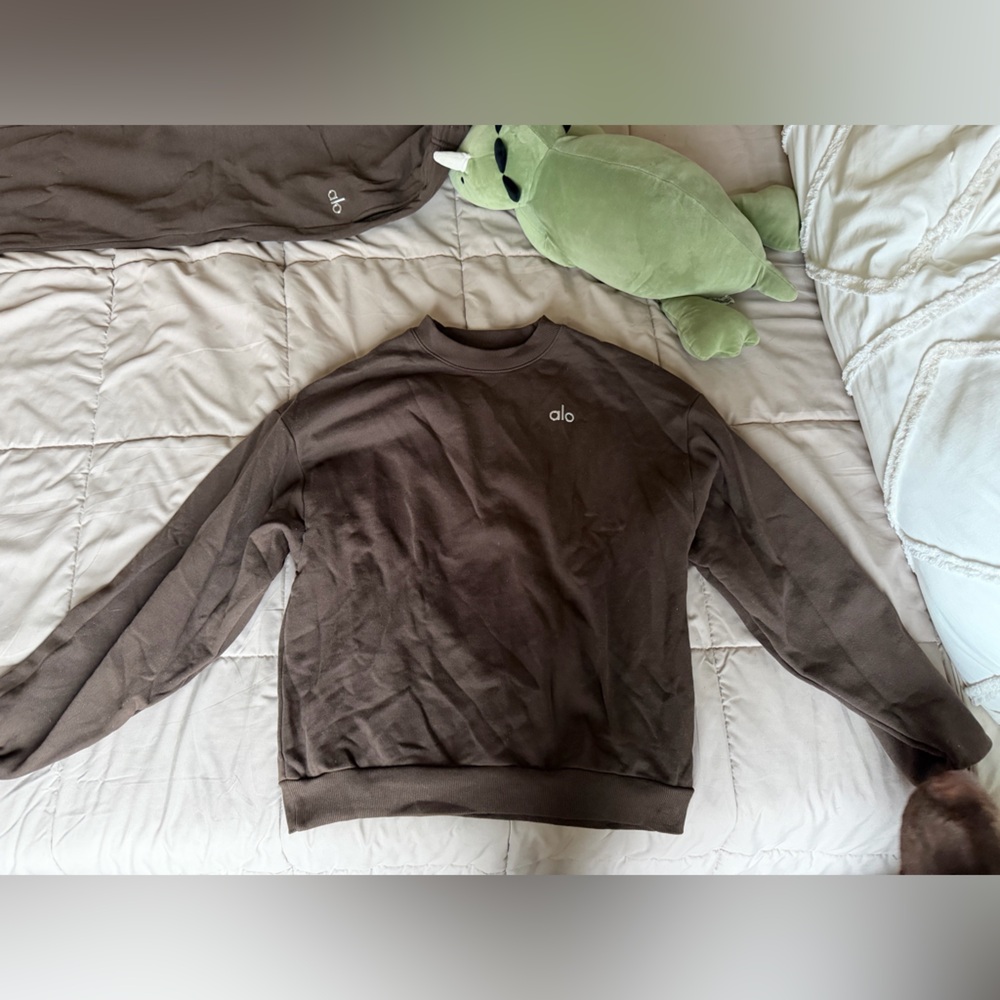 ALO Yoga Accolade Sweatsuit in Espresso